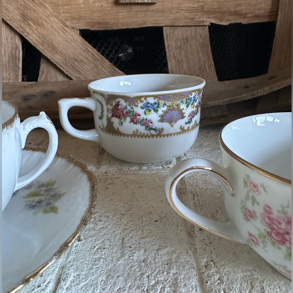 Teacup lot, three tree cups with one saucer - Picture 8 of 8